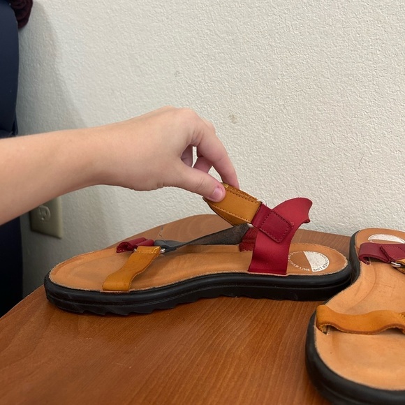 Intentionally Blank Transfer Sandal Red Multi Leather Strappy Women's Size 39 9 - Picture 5 of 11